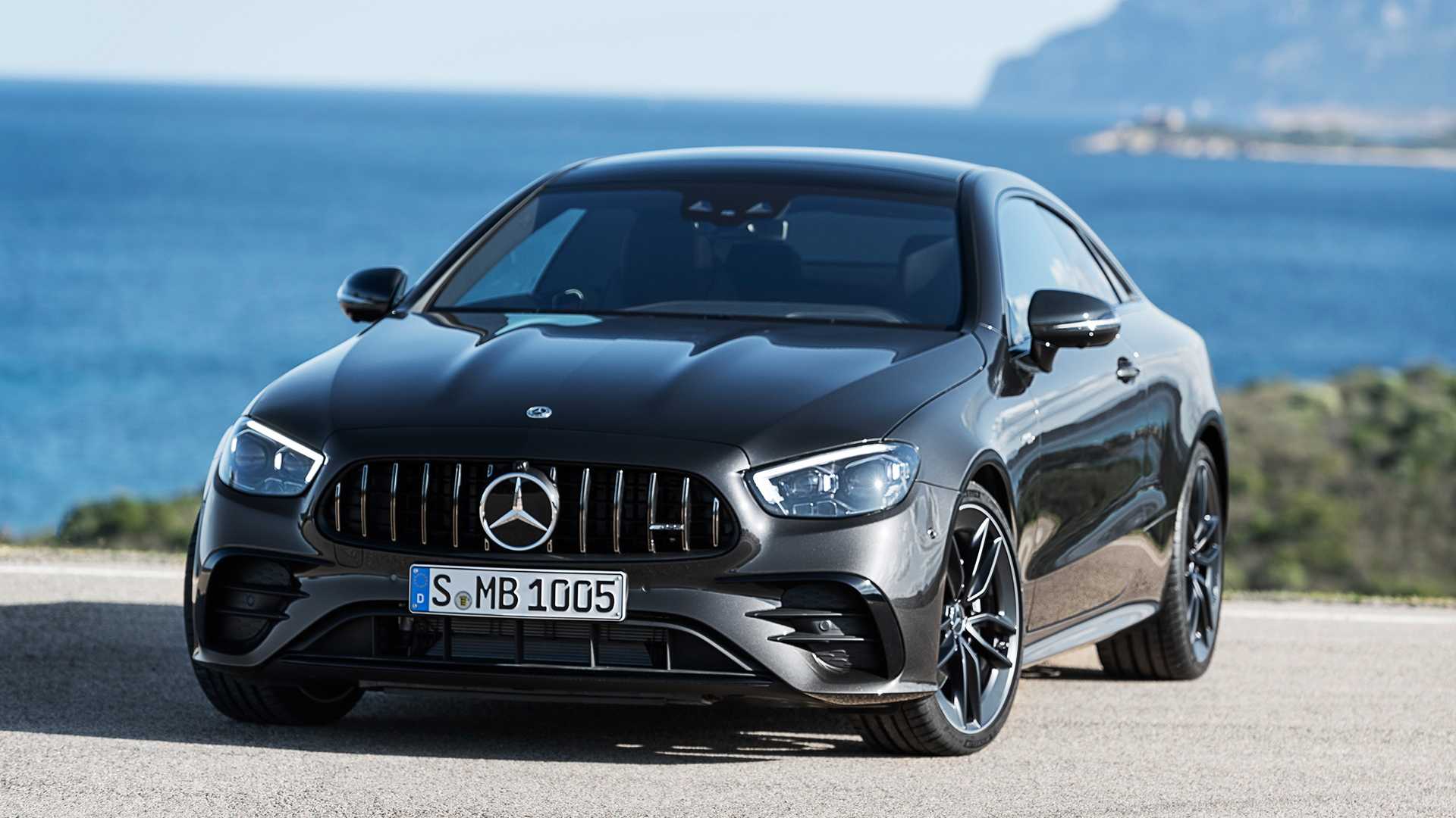Mercedes тестирует купе и кабриолет CLE