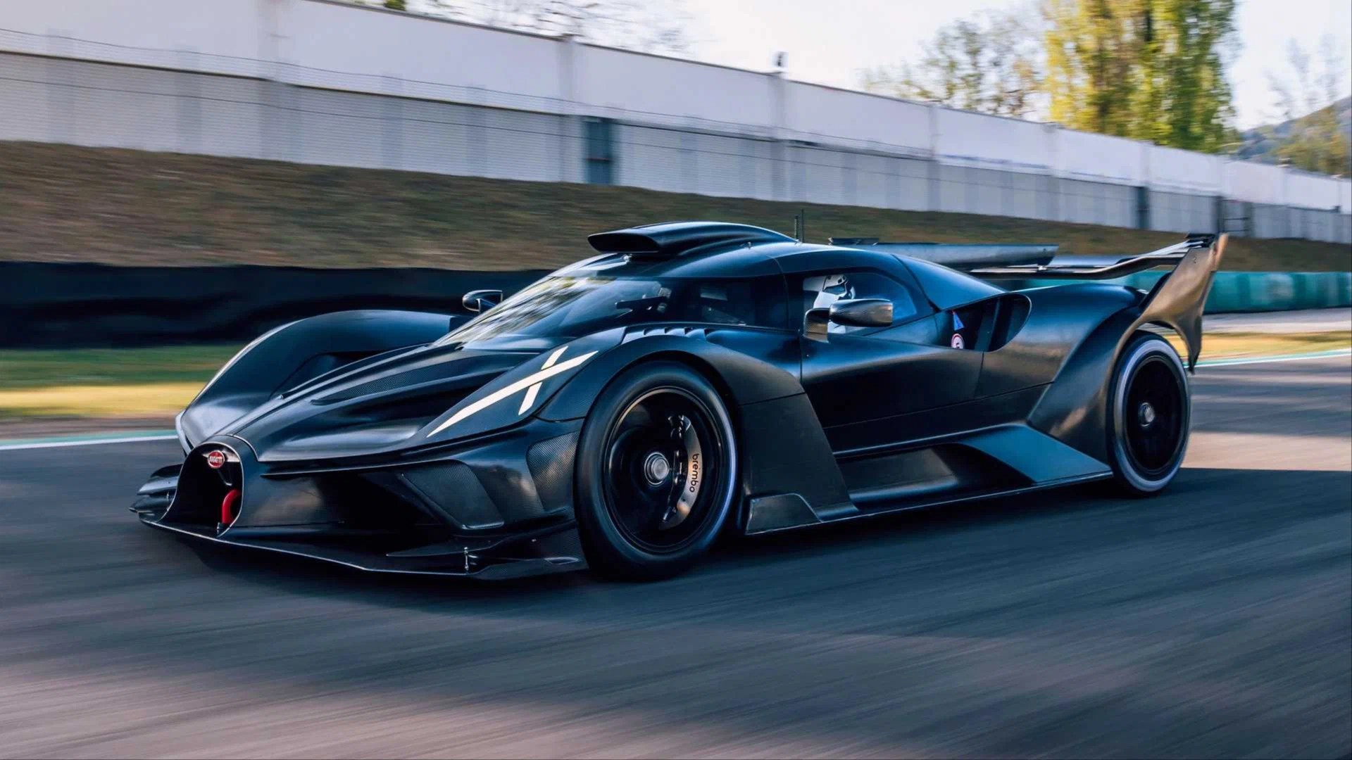 Bugatti рассекретила свой новый гиперкар