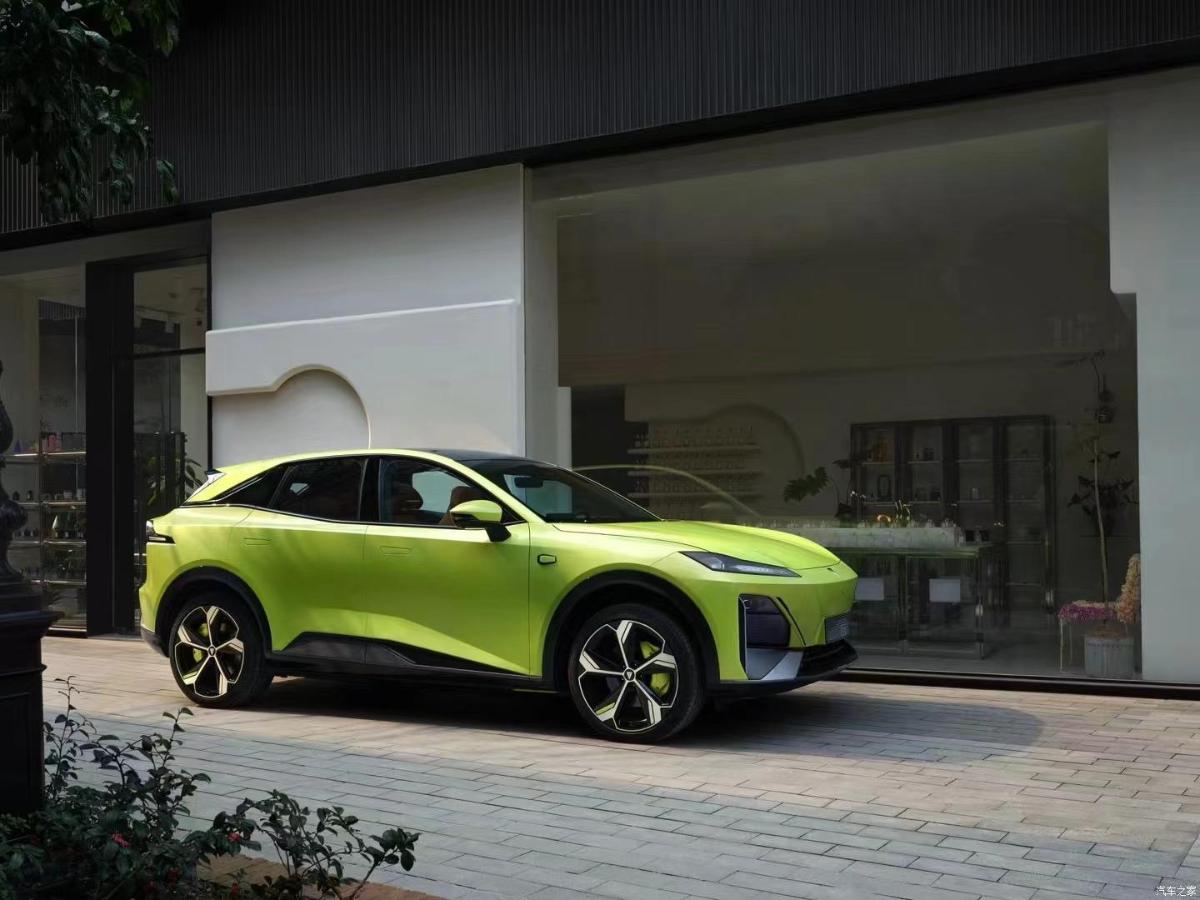 Changan показал салон нового кроссовера Deep Blue S7