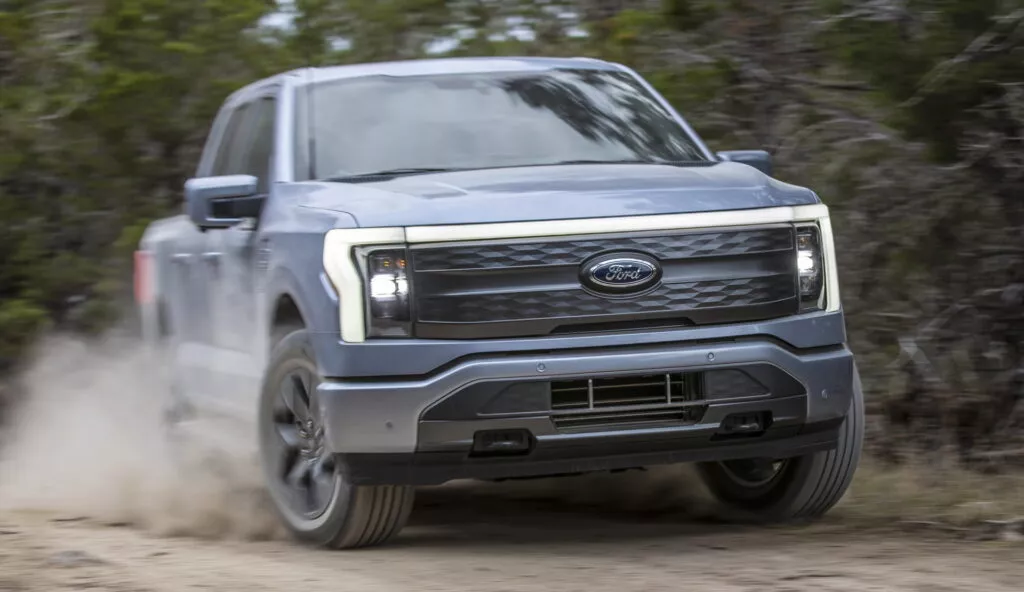 Электрокары Ford будут продавать с двумя аккумуляторами разного химического состава