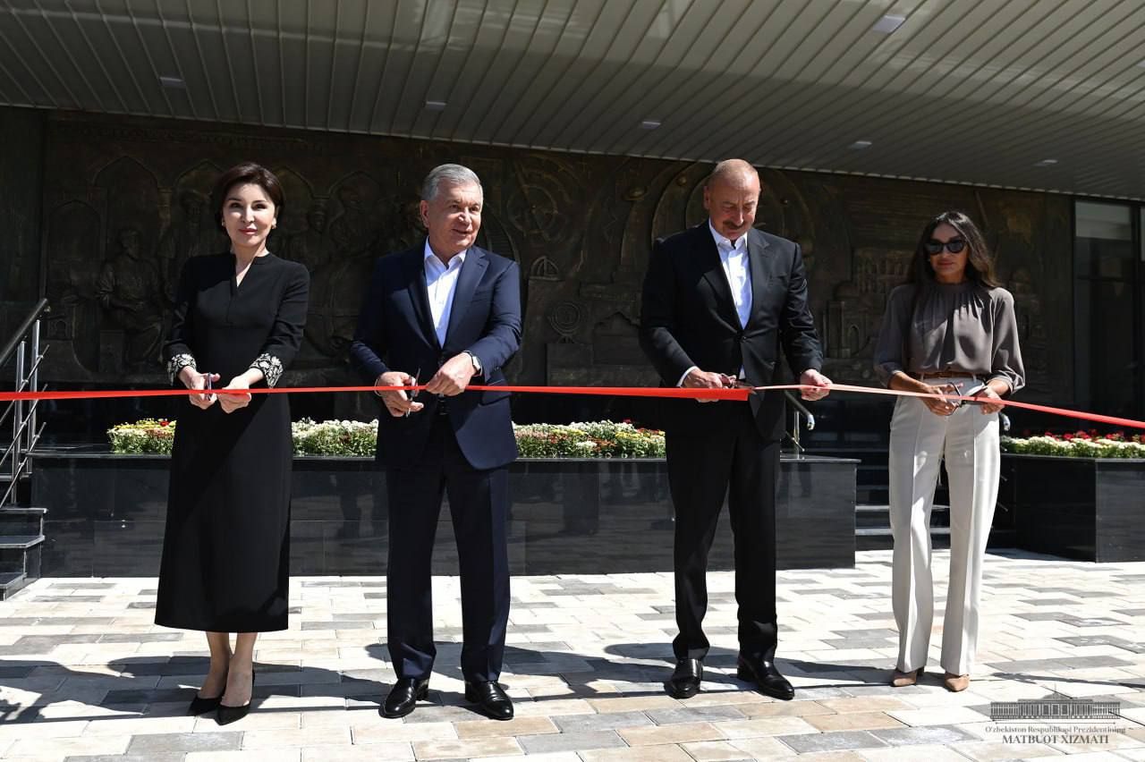 Президент открыл школу в Карабахе (фото)