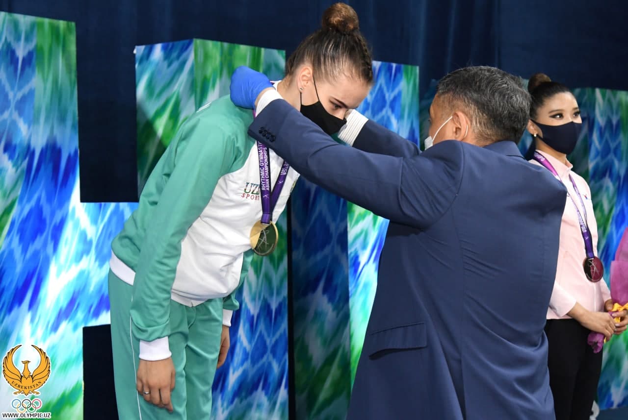В первый день лицензионного чемпионата Азии узбекские представительницы выиграли золотые медали