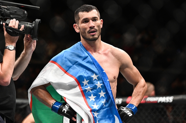 Боец UFC Махмуд Мурадов лишился чешской визы – что произошло