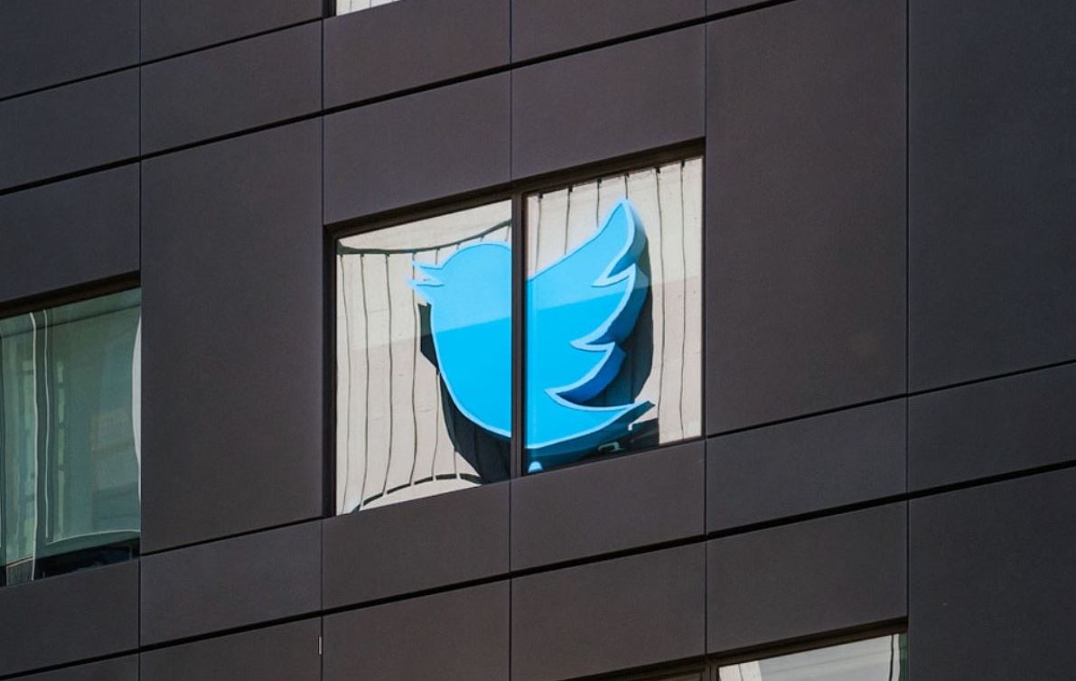 Twitter может сделать платной верификацию