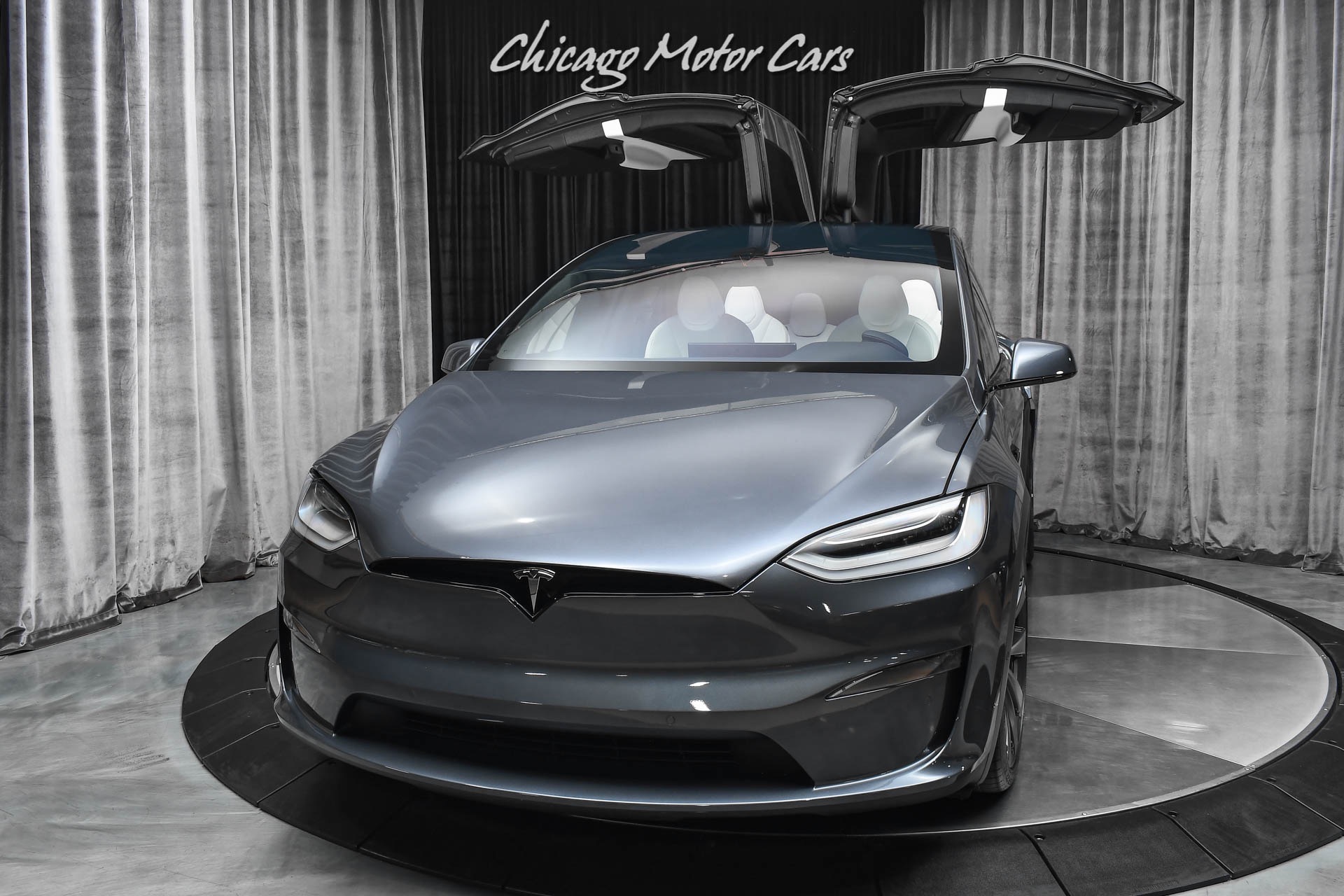 Арабские олигархи установили на Tesla номер, который дороже автомобиля в 120 раз