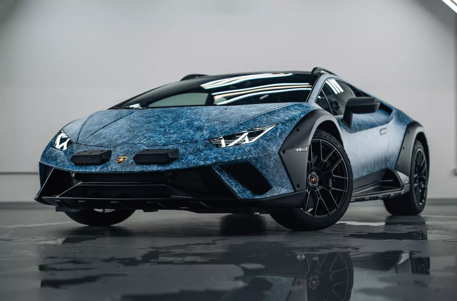 Lamborghini презентовал спецверсию Huracan Sterrato Opera Unica