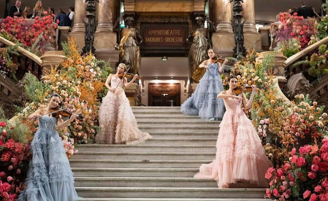В сети критикуют свадьбу в Версальском дворце за $59 млн