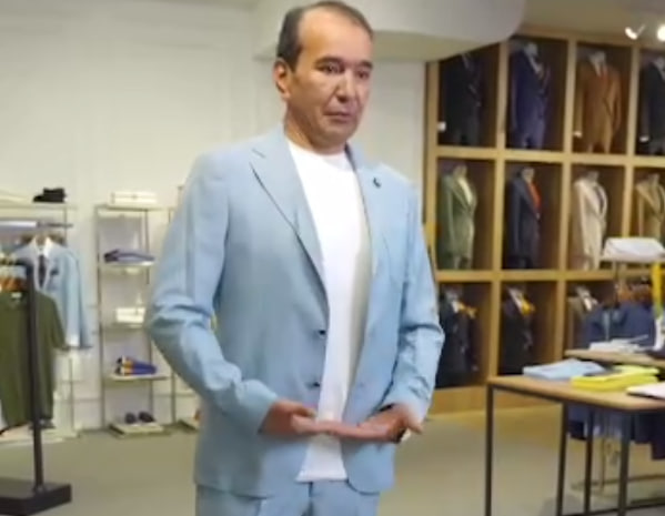 Министр культуры Озодбек Назарбеков снялся в рекламе магазина одежды