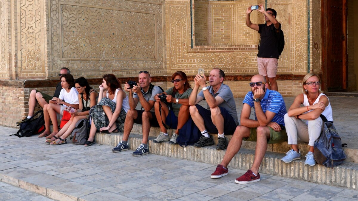 Выяснилось, сколько туристов посетили Узбекистан с начала года