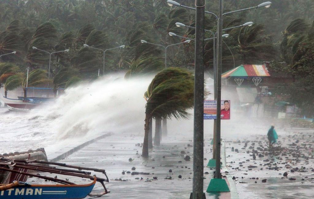 На Филиппинах из-за тайфуна погибло более 70 человек