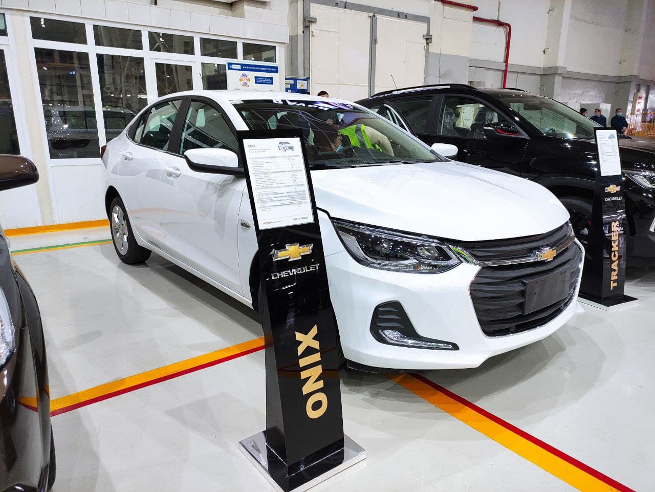 UzAuto Motors презентовал новые комплектации Chevrolet Onix и Tracker