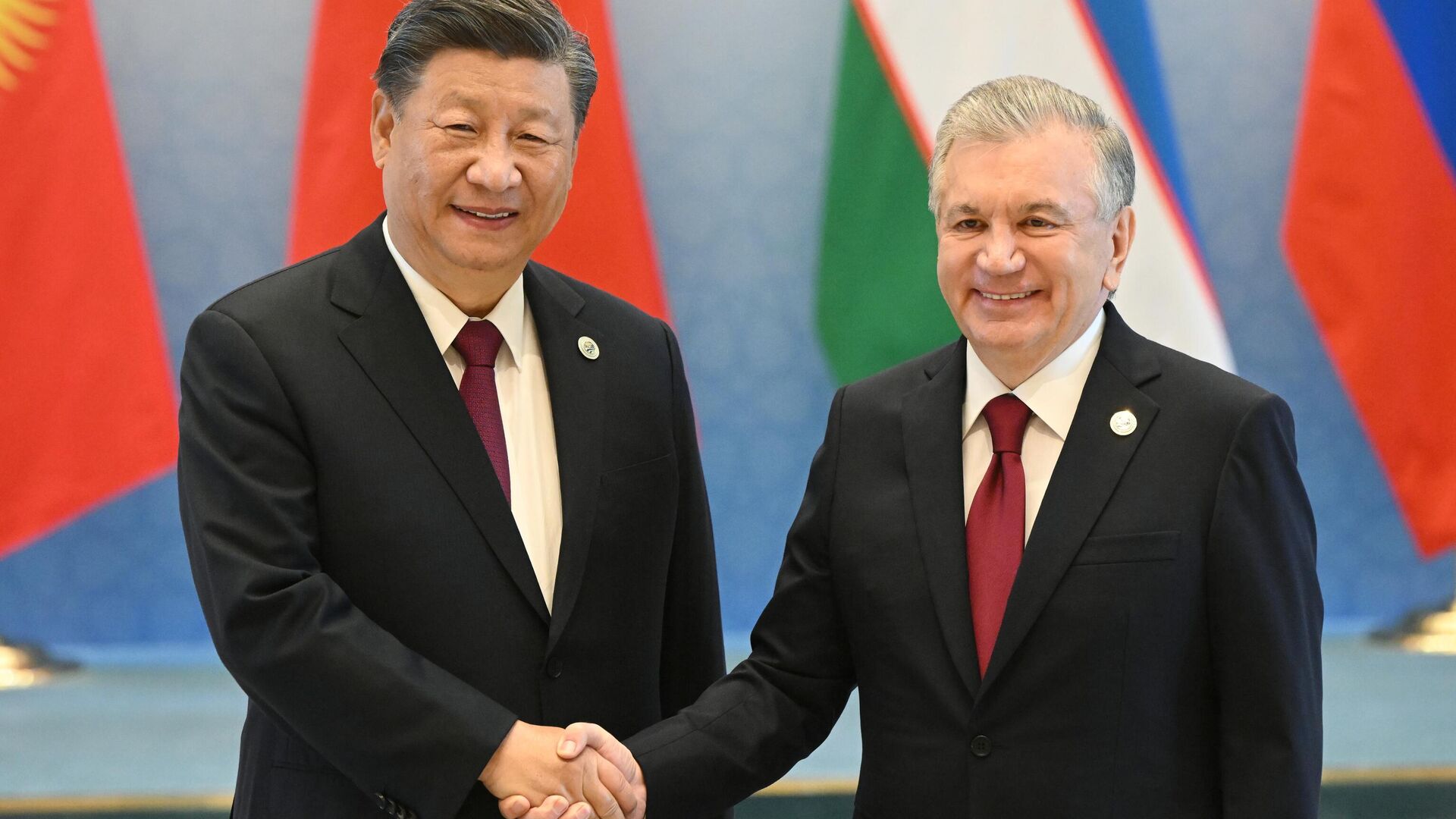 Шавкат Мирзиёев поздравил Си Цзиньпина с переизбранием
