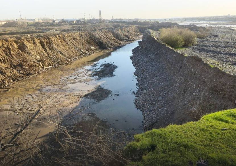 Под Ташкентом незаконно добывали песчано-гравийную смесь: ущерб составил более 6 млрд сумов