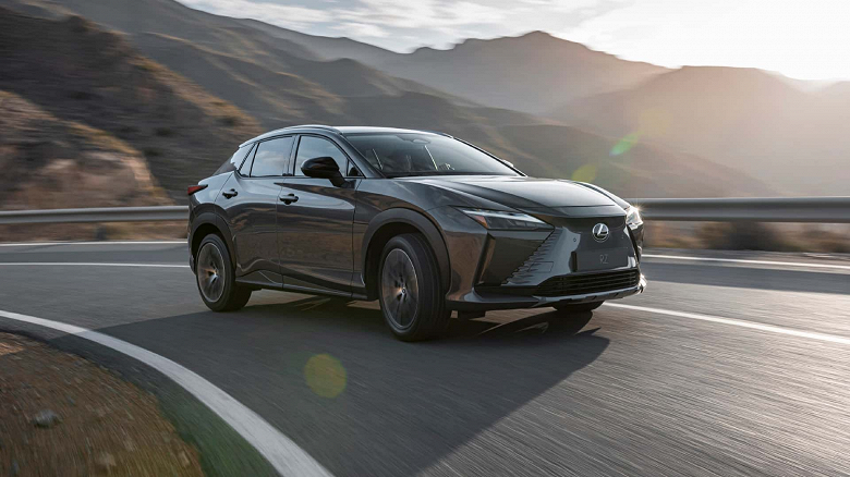 Lexus презентовал еще одну новую модель