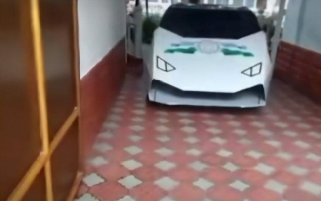 Узбекистанец собрал Lamborghini на солнечной энергии