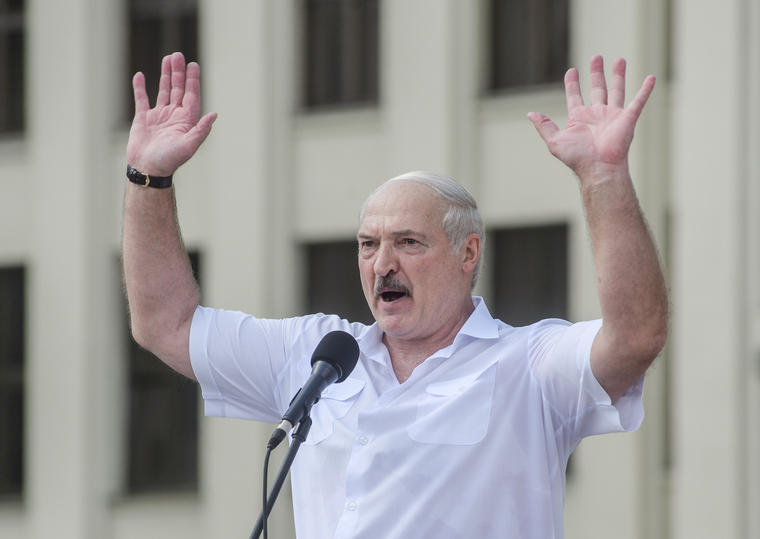 «Зажрались, поэтому поставим на место»: Лукашенко пообещал ответить на возможные санкции против Беларуси