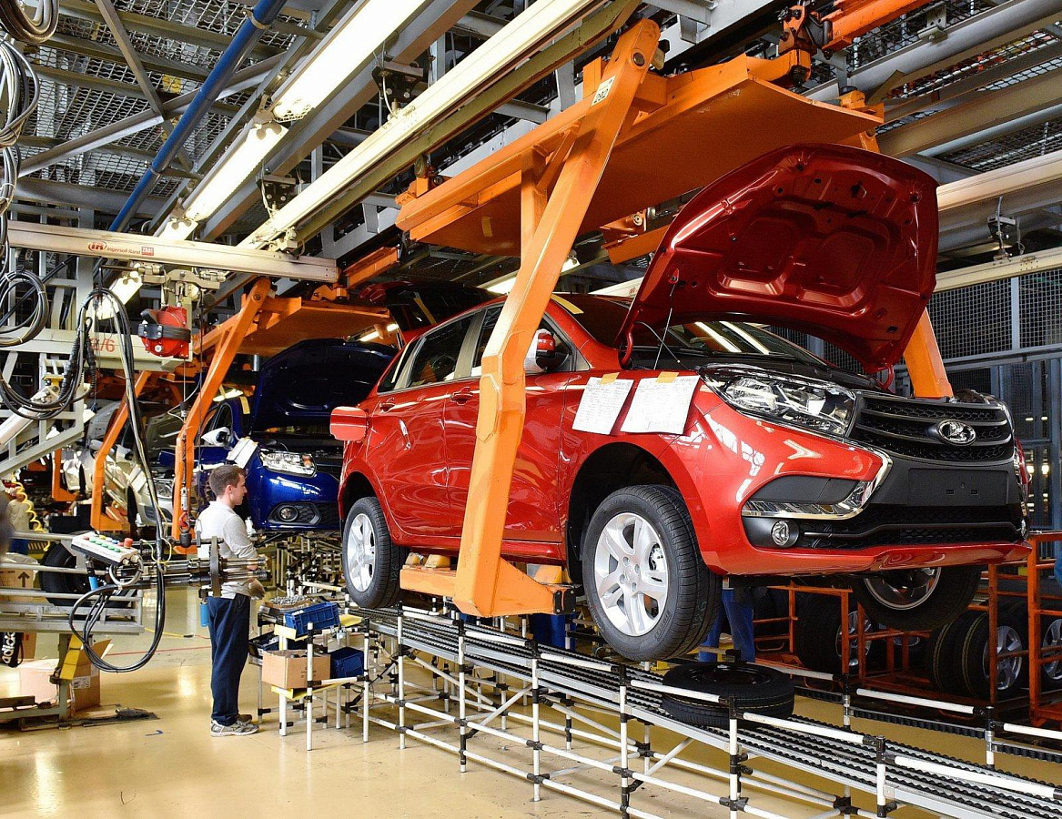 «АВТОВАЗ» будет оснащать новые LADA китайским роботом или вариатором
