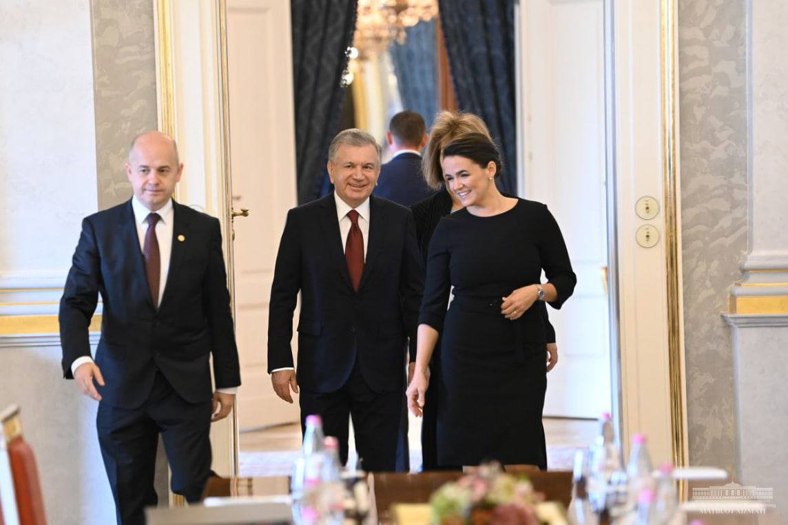 Шавкат Мирзиёев пригласил президента Венгрии посетить Узбекистан