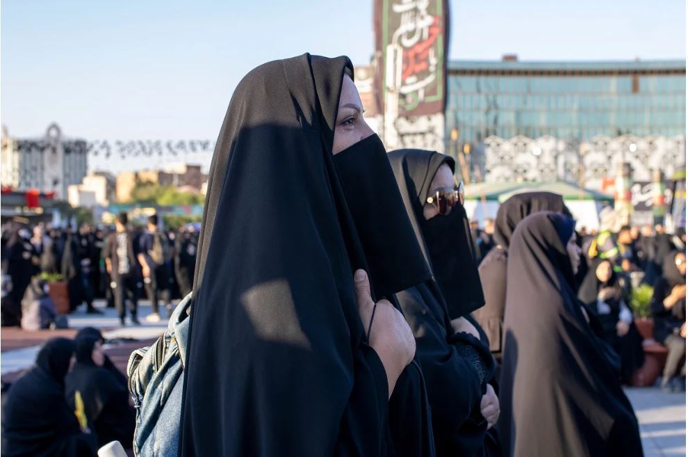 В Иране камеры будут «ловить» девушек без хиджаба