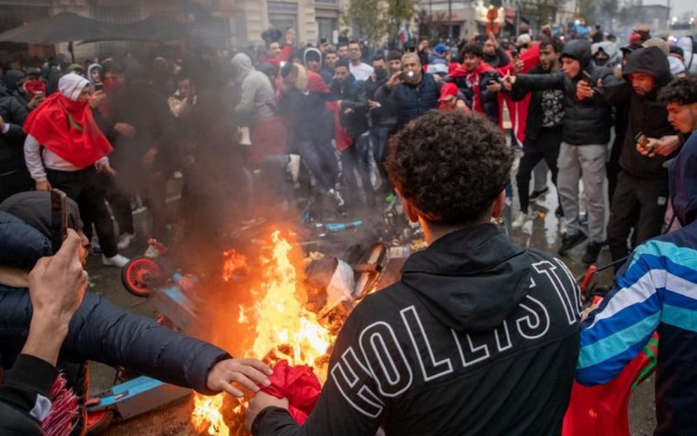 В Бельгии прошли массовые беспорядки после поражения от Марокко на ЧМ — видео