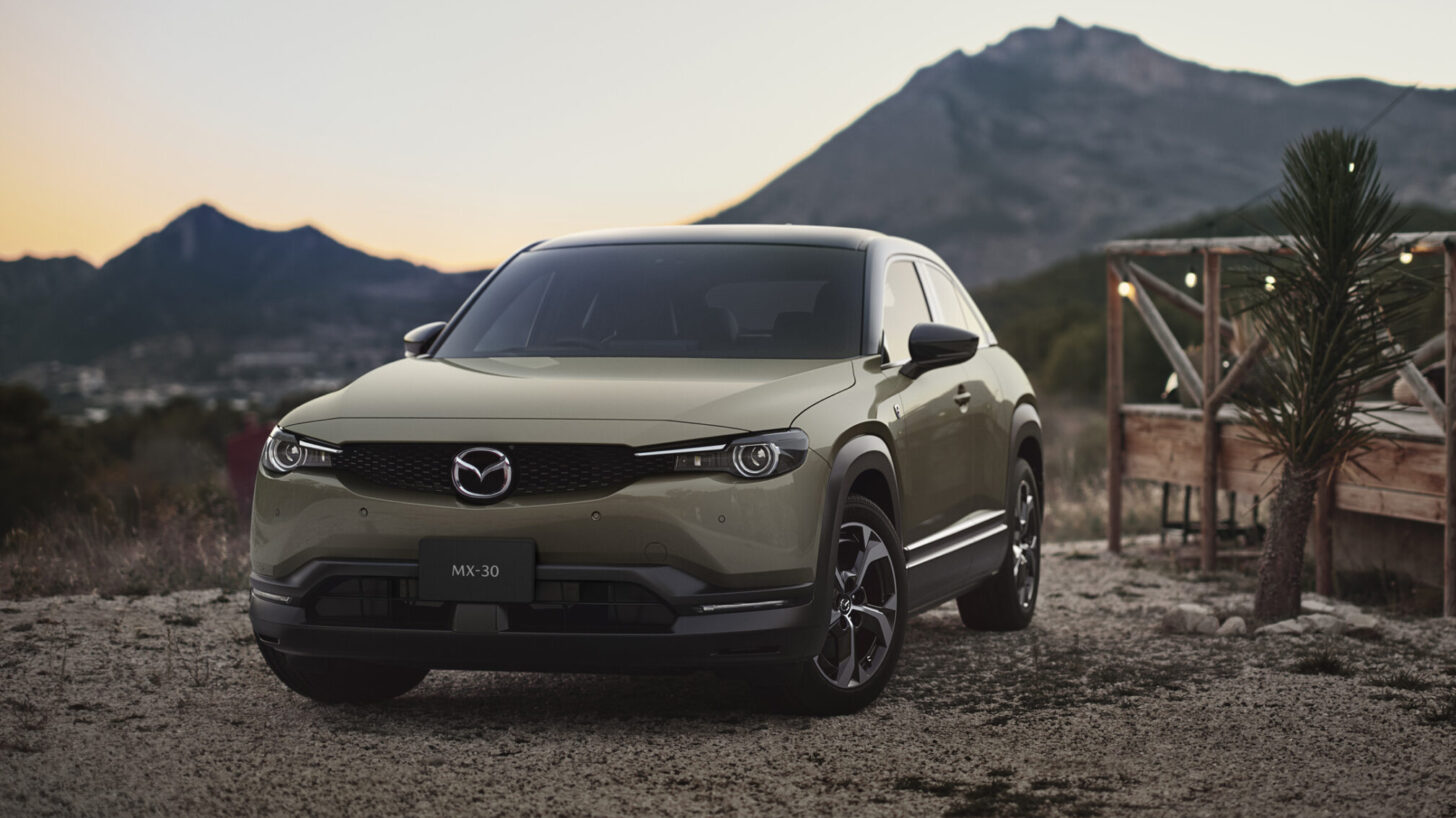 Mazda презентовал гибридный кроссовер MX-30 Rotary-EV