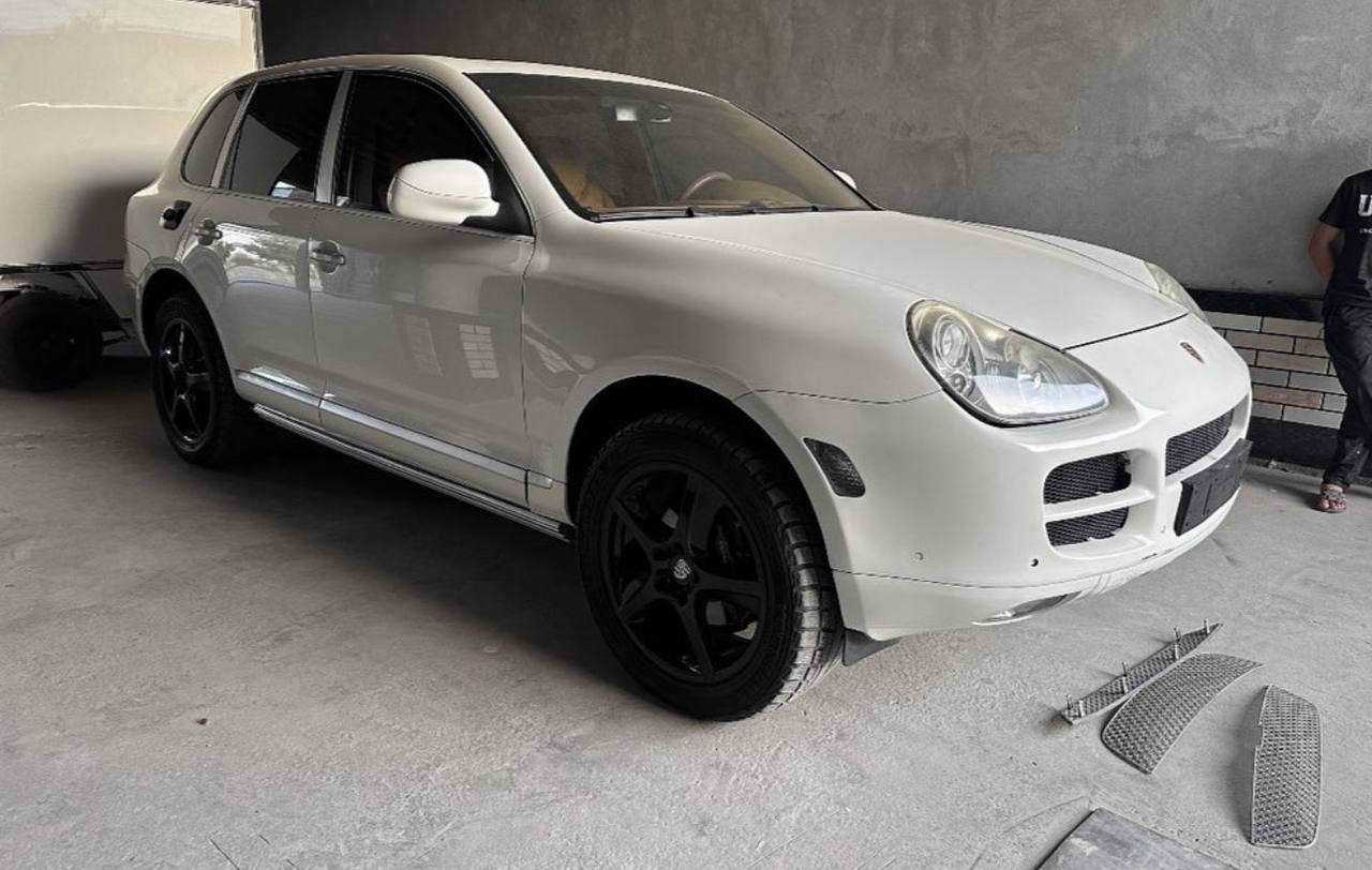 В Узбекистане продают Porsche Cayenne по цене Chevrolet Tracker