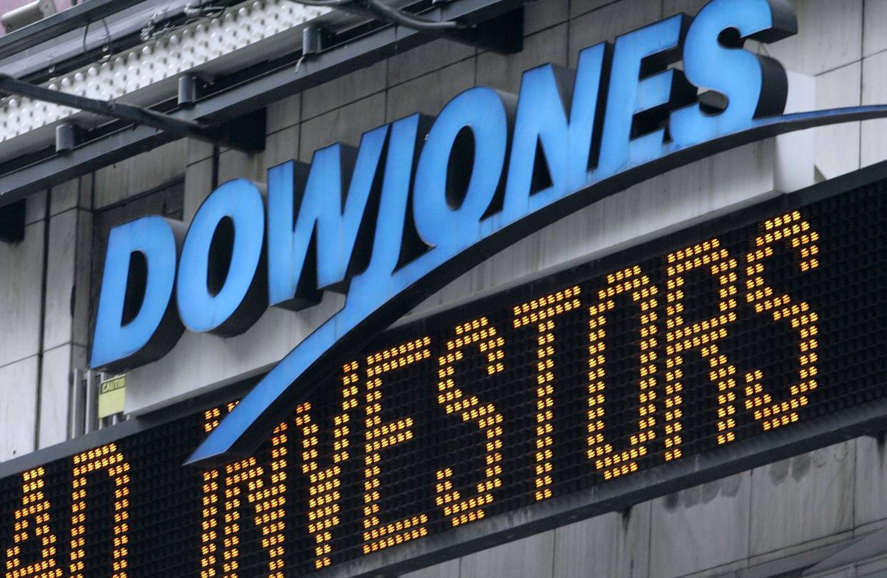 Индекс Dow Jones рухнул до рекордно низкой отметки за всю историю