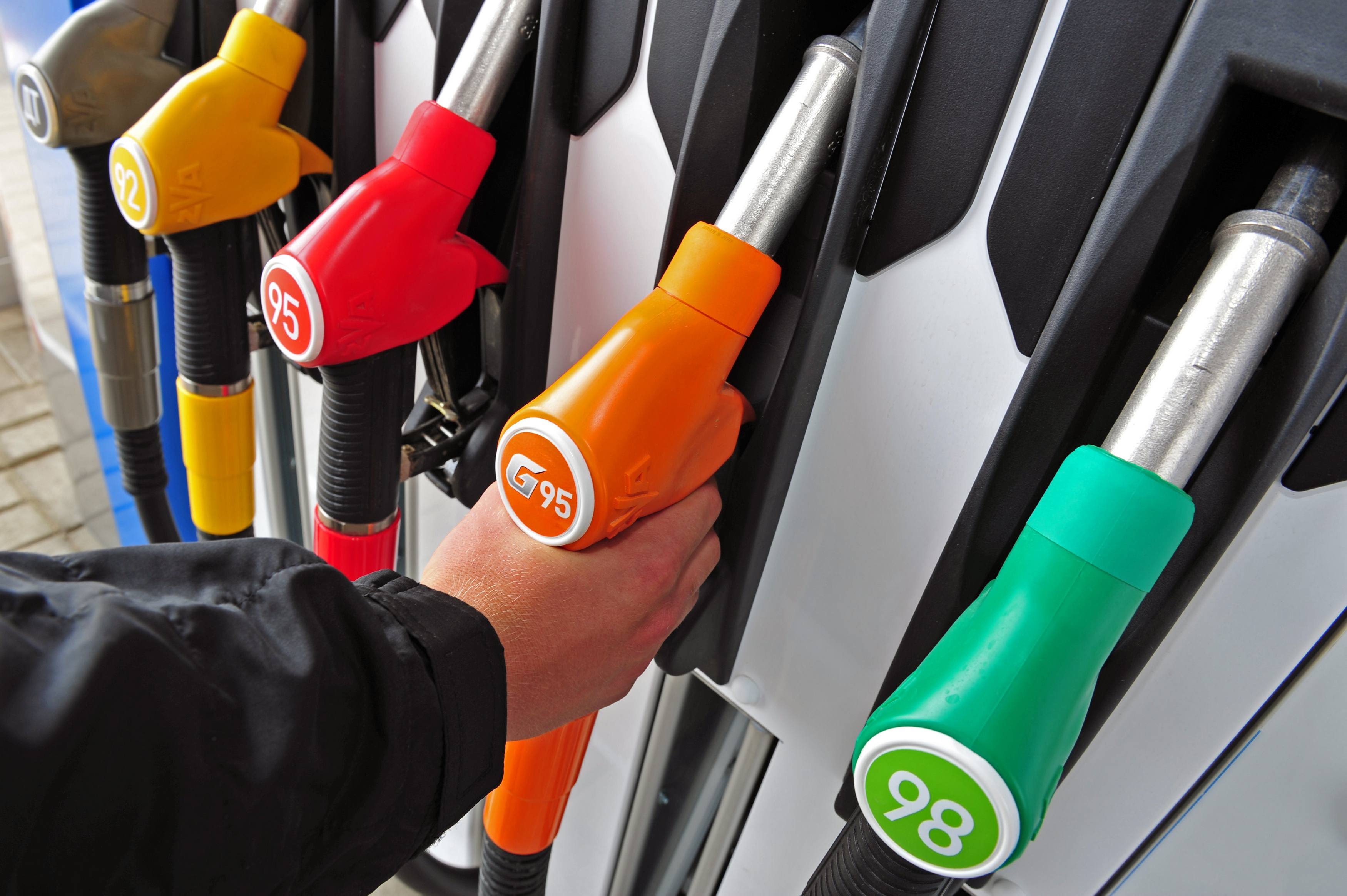 Определилась позиция Узбекистана в рейтинге стран с самыми низкими ценами на бензин
