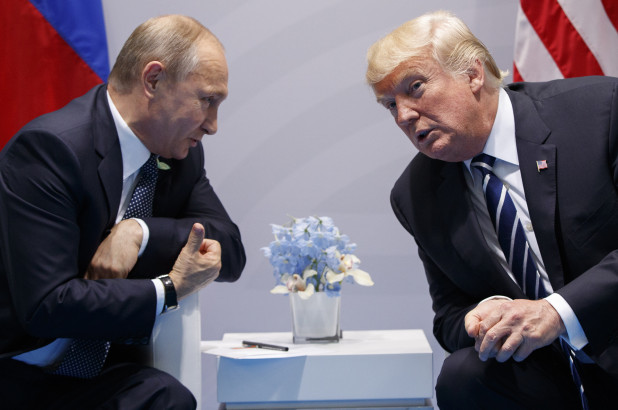 Экс-глава ЦРУ рассказал, почему Трамп с теплом относится к Владимиру Путину