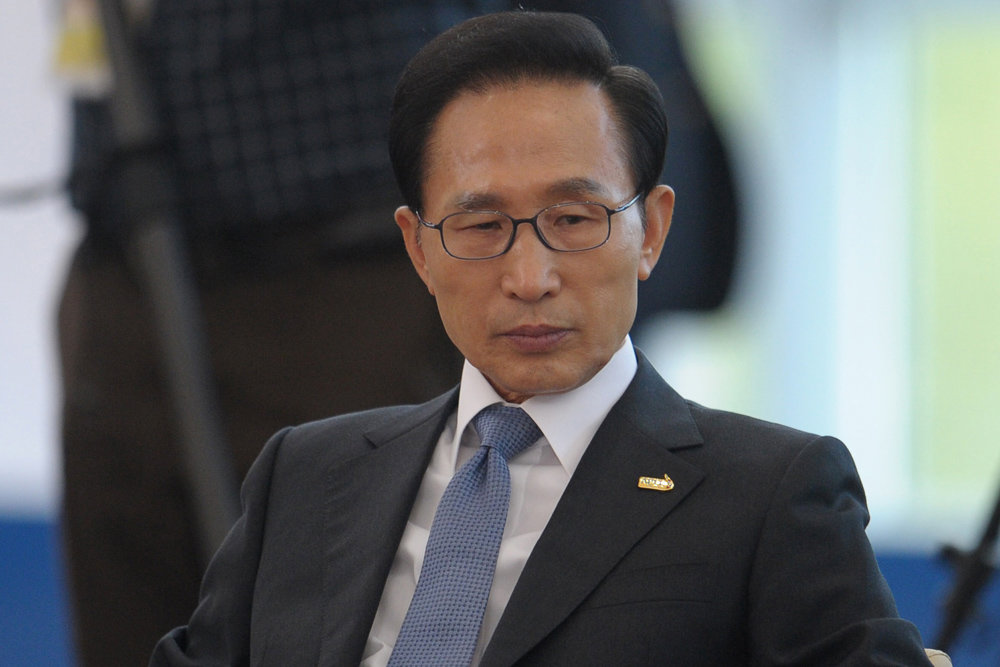 Суд Сеула выдал ордер на арест экс-президента Южной Кореи