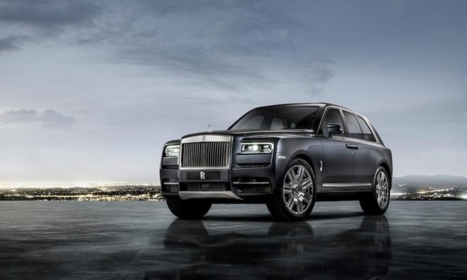 Rolls-Royce представила свой первый внедорожник