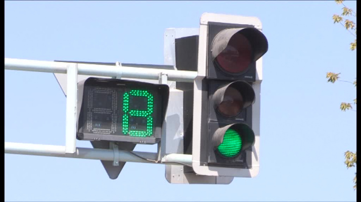 В Узбекистане инициировали петицию за установку светофоров с таймером обратного отсчета 