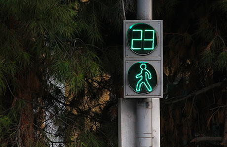 Опубликован список улиц Ташкента, на которых начали устанавливать светофоры с таймерами