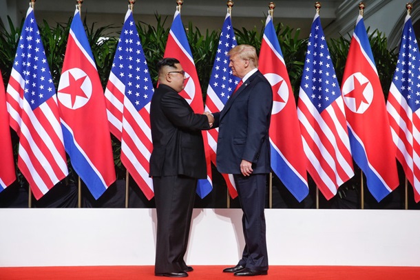 От ненависти до любви: Ким Чен Ын и Трамп наконец встретились 
