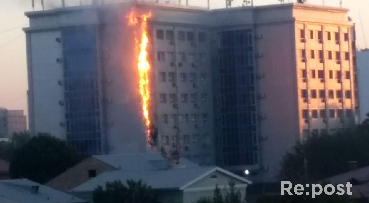 Бизнес-центр Sigma обгорел в Ташкенте ранним утром (фото+видео)