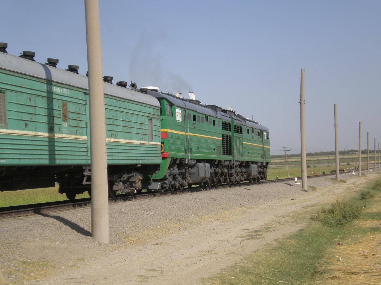 В Андижане подростка в наушниках переехал поезд (фото 18+)