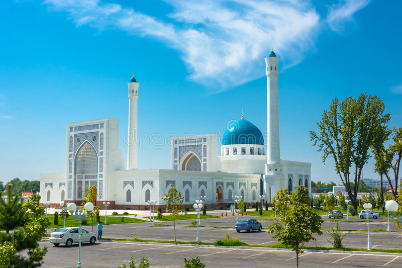 Нескольких имамов Узбекистана уволили за грубые нарушения