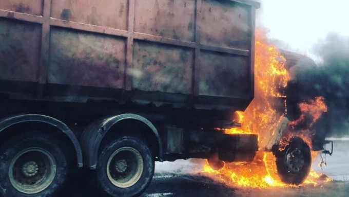 В Чимгане водитель «Камаза» сгорел заживо вместе с грузовиком