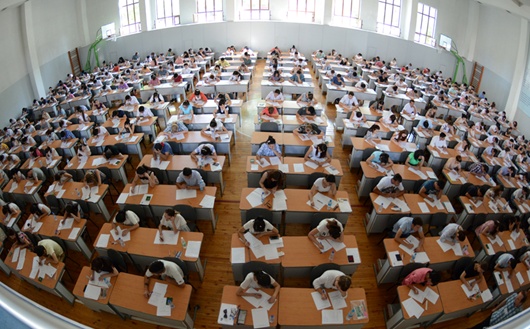 Азиз Абдухакимов рассказал, когда ждать результатов экзаменов в вузы