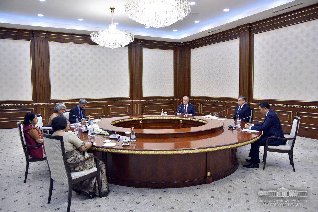 Президент Узбекистана встретился с министром иностранных дел Индии