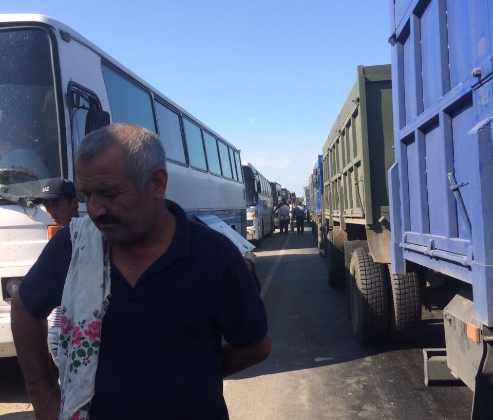 На границе в Омске застряли мигранты из Узбекистана