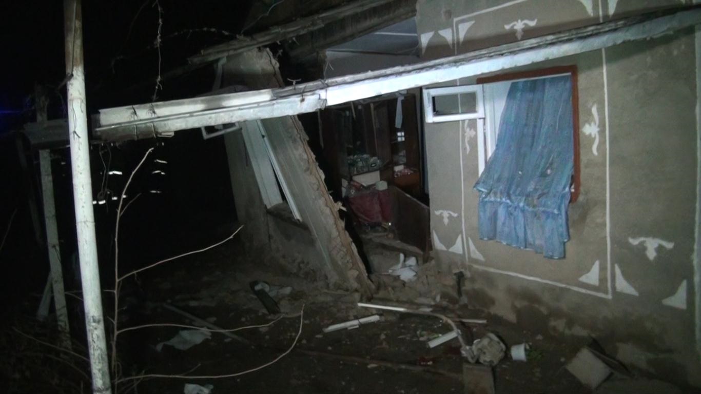 Взрыв бытового газа произошел в частном доме в Янгиюле, есть пострадавшие