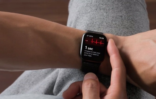 Apple официально представила «безрамочные» Apple Watch Series 4 (фото, видео, цены)