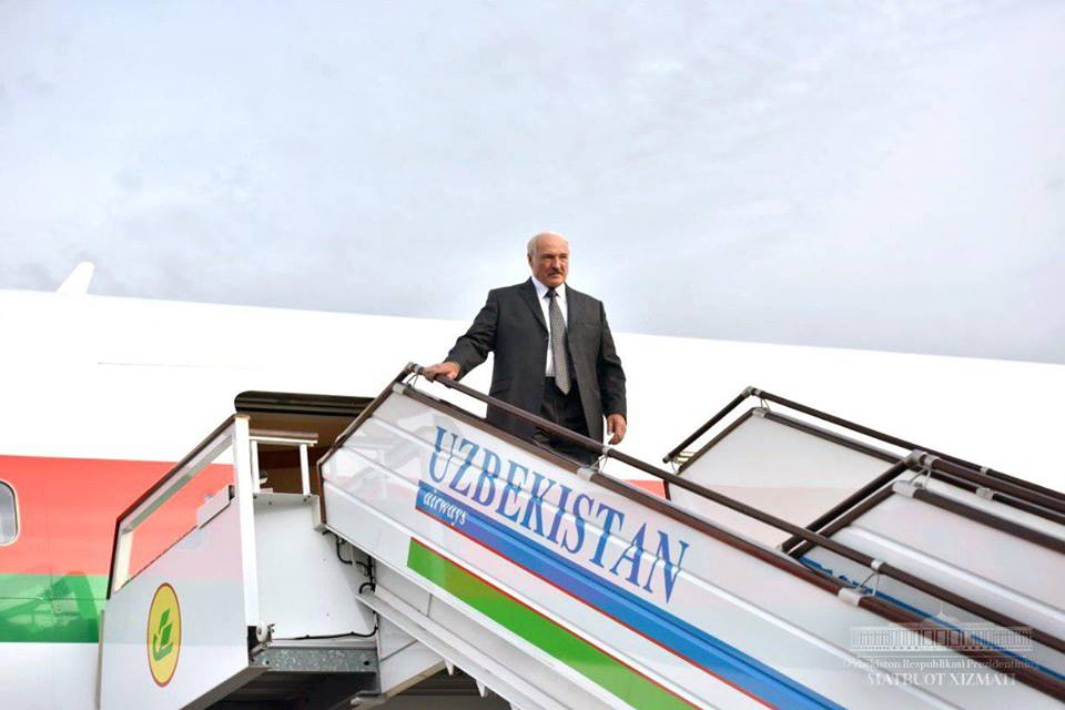 Лукашенко находится в Ташкенте с официальным визитом