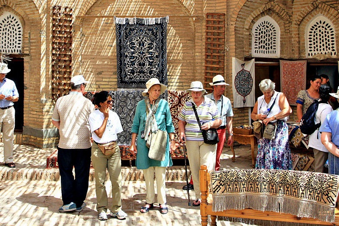 Подсчитано число реальных туристов, посетивших Узбекистан с начала года
