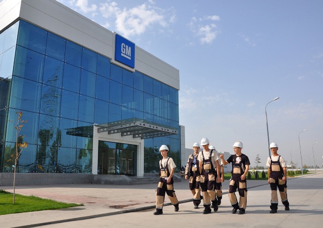 Десятке уволенным руководителям завода GM Uzbekistan нашли замену помоложе после визита Умурзакова