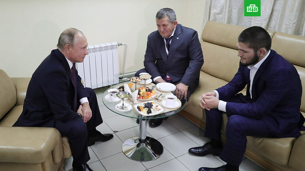 Путин лично встретился с Хабибом Нурмагомедовым и попросил отца не наказывать сына за драку