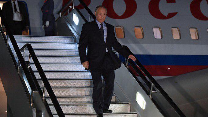 Путин прилетел в Ташкент