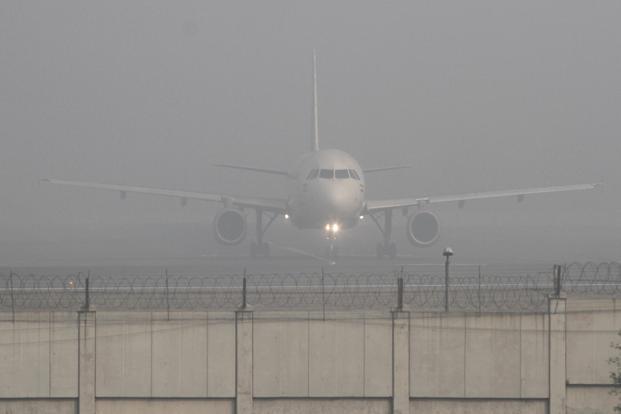 Ташкентский аэропорт не смог принять утренние рейсы из-за тумана