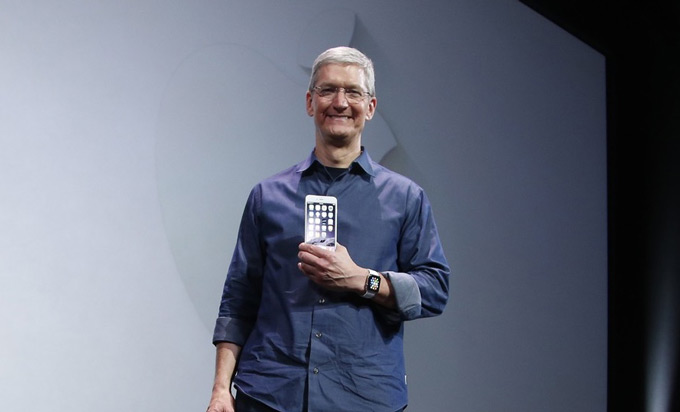 Глава Apple признался, что устал от iPhone